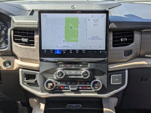 Used 2024 Ford Expedition Max Limited image 20