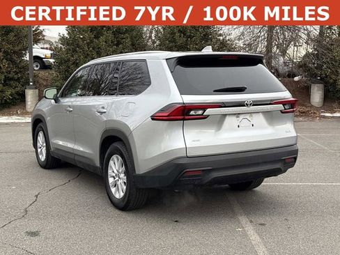 Used 2025 Toyota Grand Highlander AWD image 4