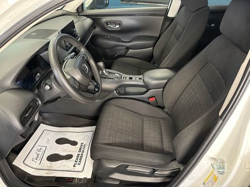 Used 2023 Honda HR-V LX image 19