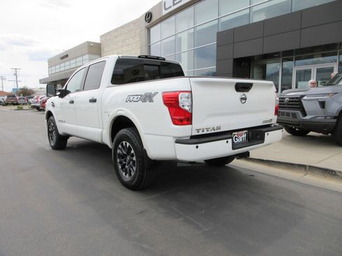 Used 2017 Nissan Titan PRO-4X AWD/4WD image 8