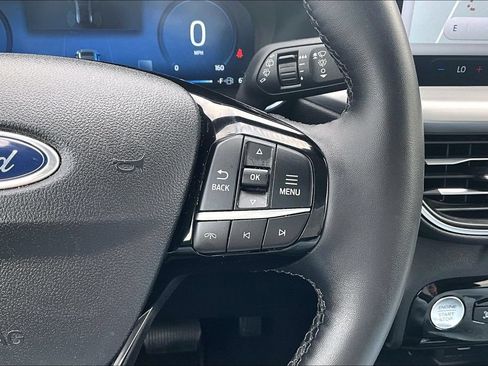 Used 2024 Ford Escape Platinum w/ Premium Technology Package AWD/4WD image 18