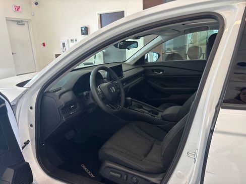 Certified 2023 Honda Accord EX image 12