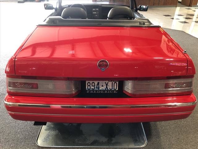 Used 1990 Cadillac Allante FWD image 4