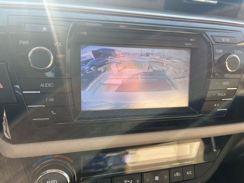 Used 2016 Toyota Corolla LE image 11