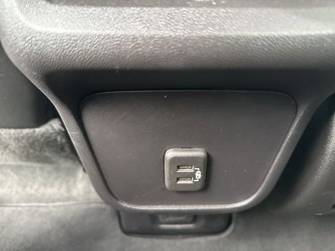 Used 2024 GMC Terrain SLT image 21