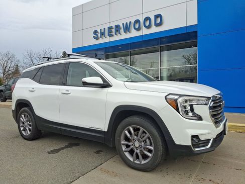 Used 2024 GMC Terrain SLT w/ LPO, Floor Liner Package image 1