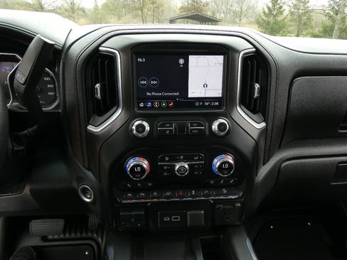 Used 2021 GMC Sierra 1500 AT4 w/ Technology Package AWD/4WD image 16