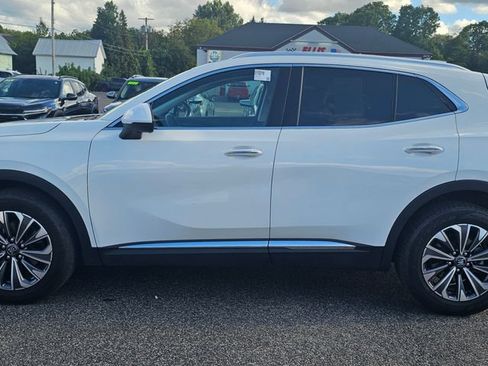 Used 2024 Buick Envision Preferred AWD/4WD image 4
