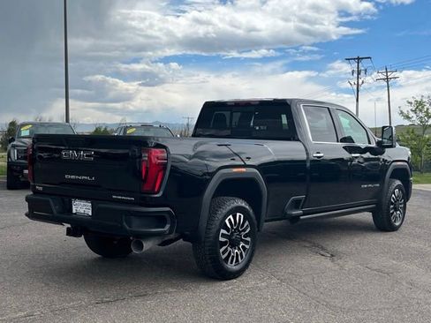 Used 2026 GMC Sierra 2500 Denali Ultimate w/ LPO, Black Badging Package AWD/4WD image 5