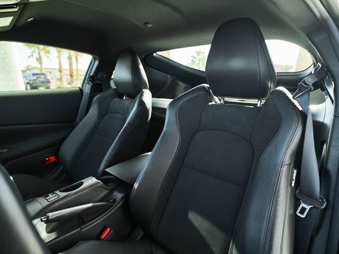 Used 2024 Nissan Z Performance w/ Floor Mat Package image 3