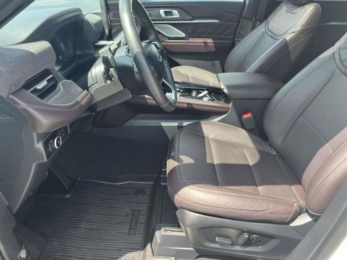 Certified 2025 Ford Explorer Platinum w/ LUX Leather Package AWD/4WD image 17