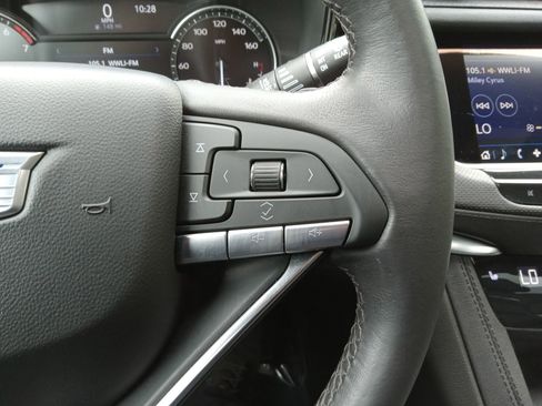 Used 2024 Cadillac XT6 Luxury w/ LPO, Floor Liner Package AWD/4WD image 22