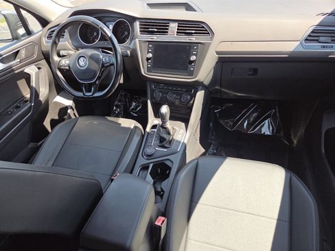 Used 2018 Volkswagen Tiguan SEL AWD/4WD image 30