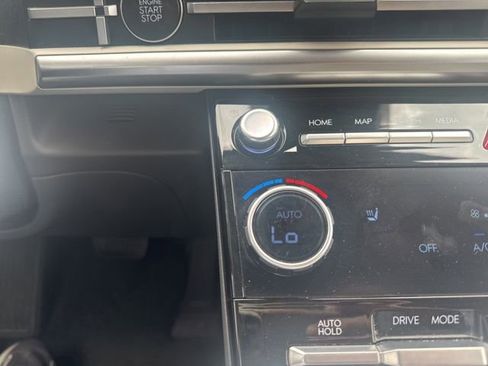 Used 2025 Hyundai Santa Fe SEL FWD image 18
