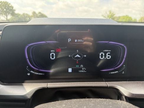 Used 2025 Kia Telluride S FWD image 31