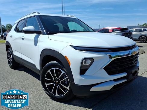 Used 2025 Chevrolet TrailBlazer LT AWD/4WD image 1