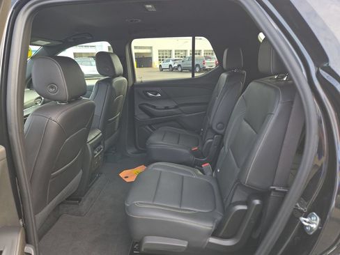 Used 2023 Chevrolet Traverse LT w/ LT Premium Package AWD/4WD image 18