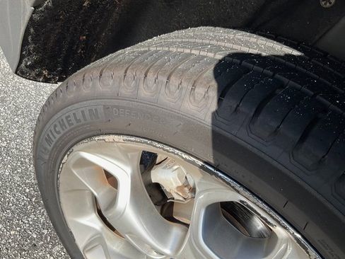 Used 2013 Ford Escape Titanium w/ Class II Trailer Tow Pkg image 15