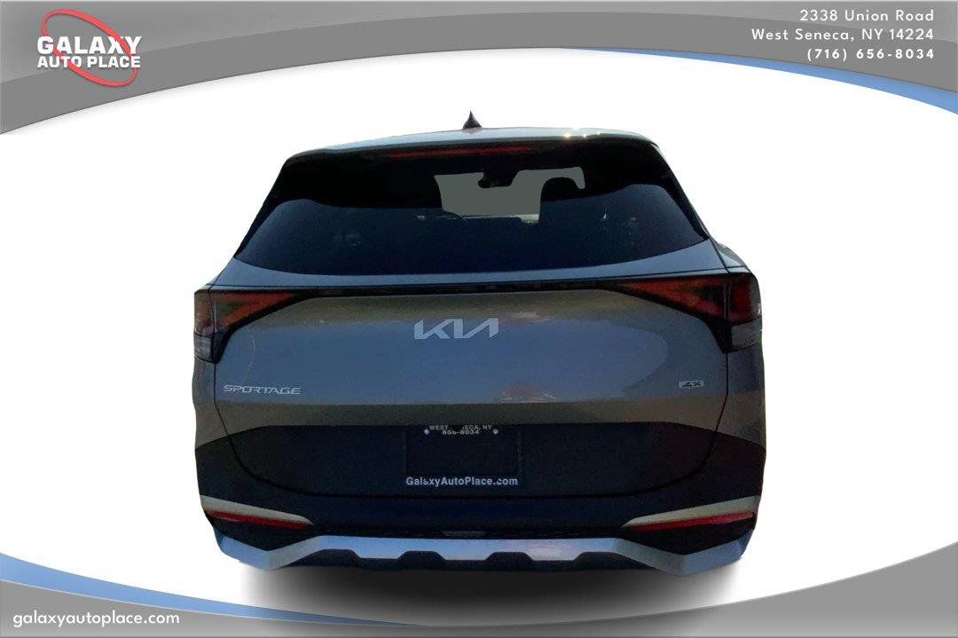 Used 2024 Kia Sportage LX AWD/4WD image 6