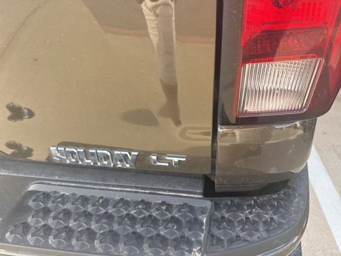 Used 2024 Chevrolet Colorado LT w/ LT Convenience Package II image 12