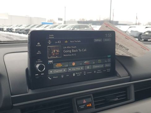 Used 2025 Honda Pilot EX-L image 22