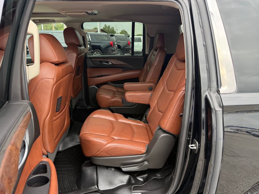 Used 2018 Cadillac Escalade ESV Premium Luxury w/ LPO, Radiant Package AWD/4WD image 24