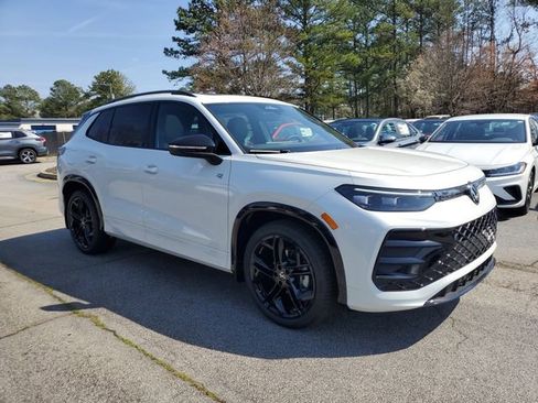 New 2026 Volkswagen Tiguan SE R-Line FWD image 3