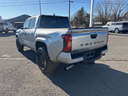 Used 2025 Toyota Tacoma SR5 image 3