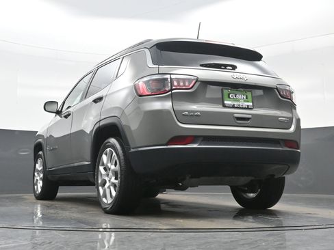 Used 2023 Jeep Compass Latitude image 27