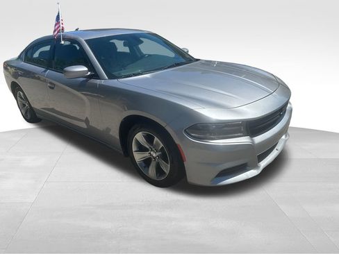 Used 2018 Dodge Charger SXT Plus RWD image 34