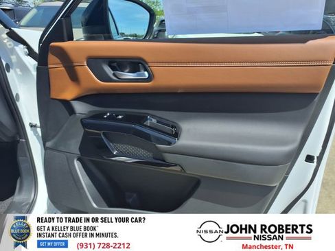 New 2026 Nissan Pathfinder Platinum AWD/4WD image 21