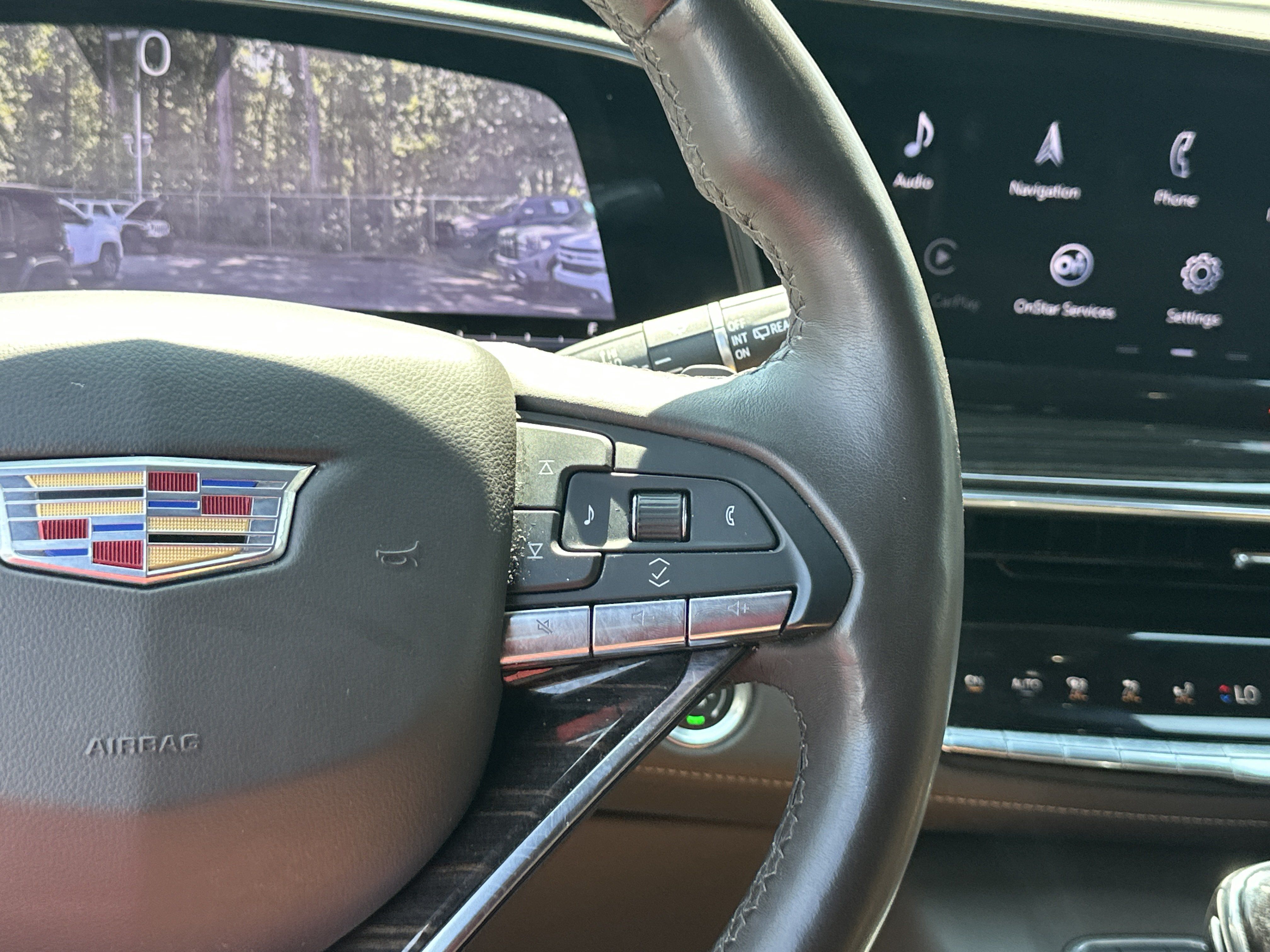 Used 2022 Cadillac Escalade ESV Premium Luxury AWD/4WD image 29