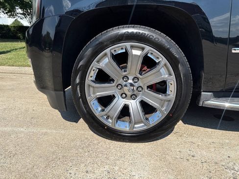 Used 2017 GMC Yukon Denali w/ Open Road Package AWD/4WD image 8