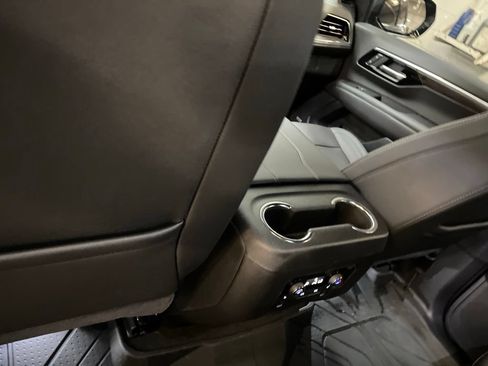 Used 2025 Chevrolet Tahoe LT w/ Comfort Package AWD/4WD image 21