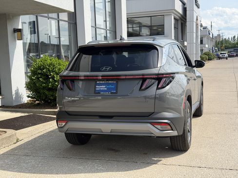 Certified 2025 Hyundai Tucson SEL FWD image 5