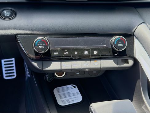 New 2026 Hyundai Elantra Sport FWD image 12