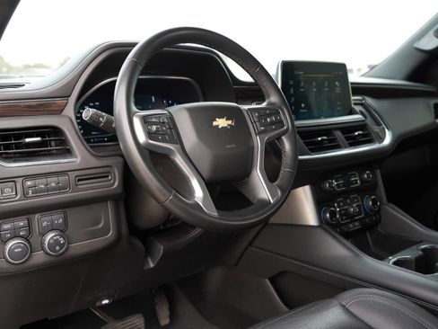 Used 2023 Chevrolet Suburban LT AWD/4WD image 17