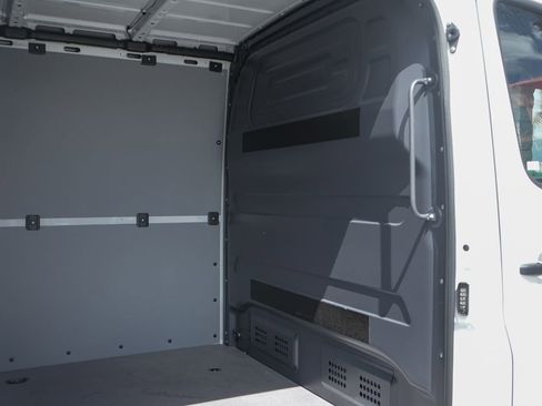 Used 2024 Mercedes-Benz Sprinter 2500 image 13