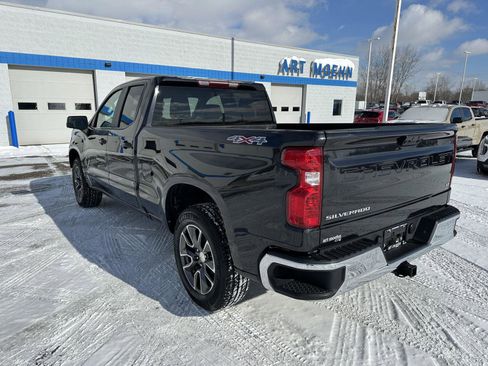 Used 2023 Chevrolet Silverado 1500 LT image 3