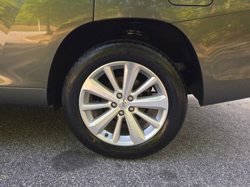 Used 2009 Toyota Highlander Limited AWD/4WD image 33