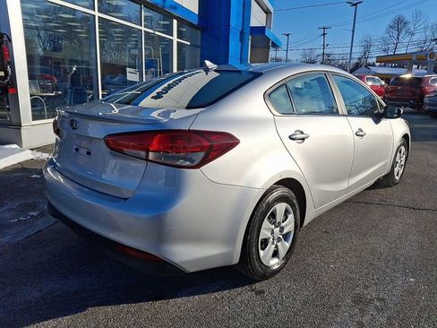 Used 2017 Kia Forte LX image 9