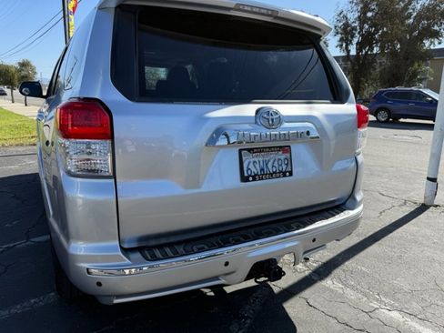 Used 2011 Toyota 4Runner SR5 w/ Convenience Pkg image 7