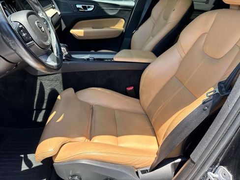 Used 2019 Volvo XC60 T5 Inscription FWD image 5