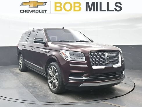 Used 2018 Lincoln Navigator L Reserve w/ Technology Package AWD/4WD image 1