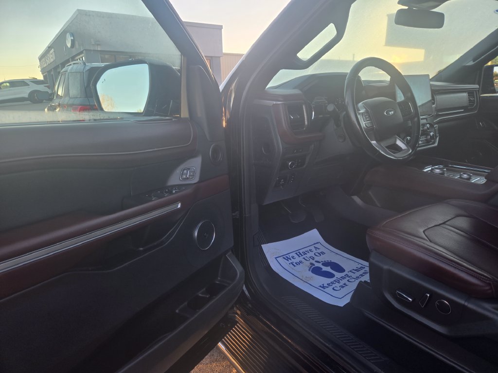 Used 2023 Ford Expedition Max Limited AWD/4WD image 6