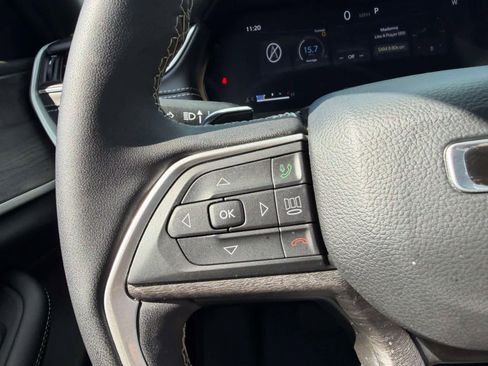 Used 2025 Jeep Grand Cherokee Limited image 27