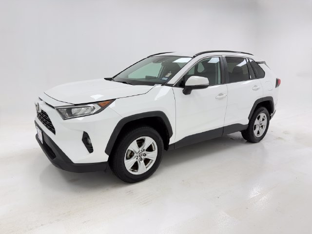 Used 2021 Toyota RAV4 XLE FWD image 5