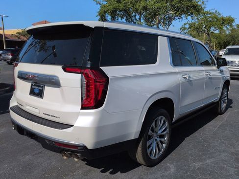 Used 2023 GMC Yukon XL Denali AWD/4WD image 4
