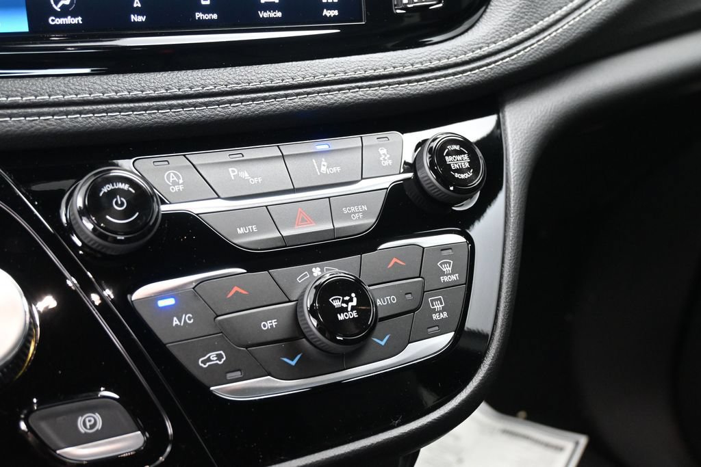New 2027 Chrysler Pacifica Select w/ Family Tech Group FWD image 20