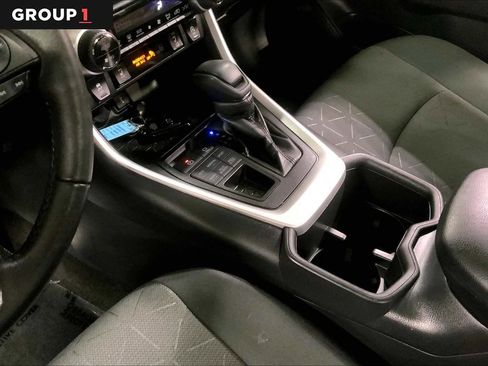 Used 2022 Toyota RAV4 XLE w/ Convenience Package image 17